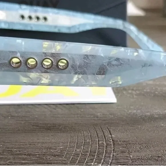 NEW Quay sold out limited edition No Apologies sunglasses 🕶️. - Picture 6 of 7